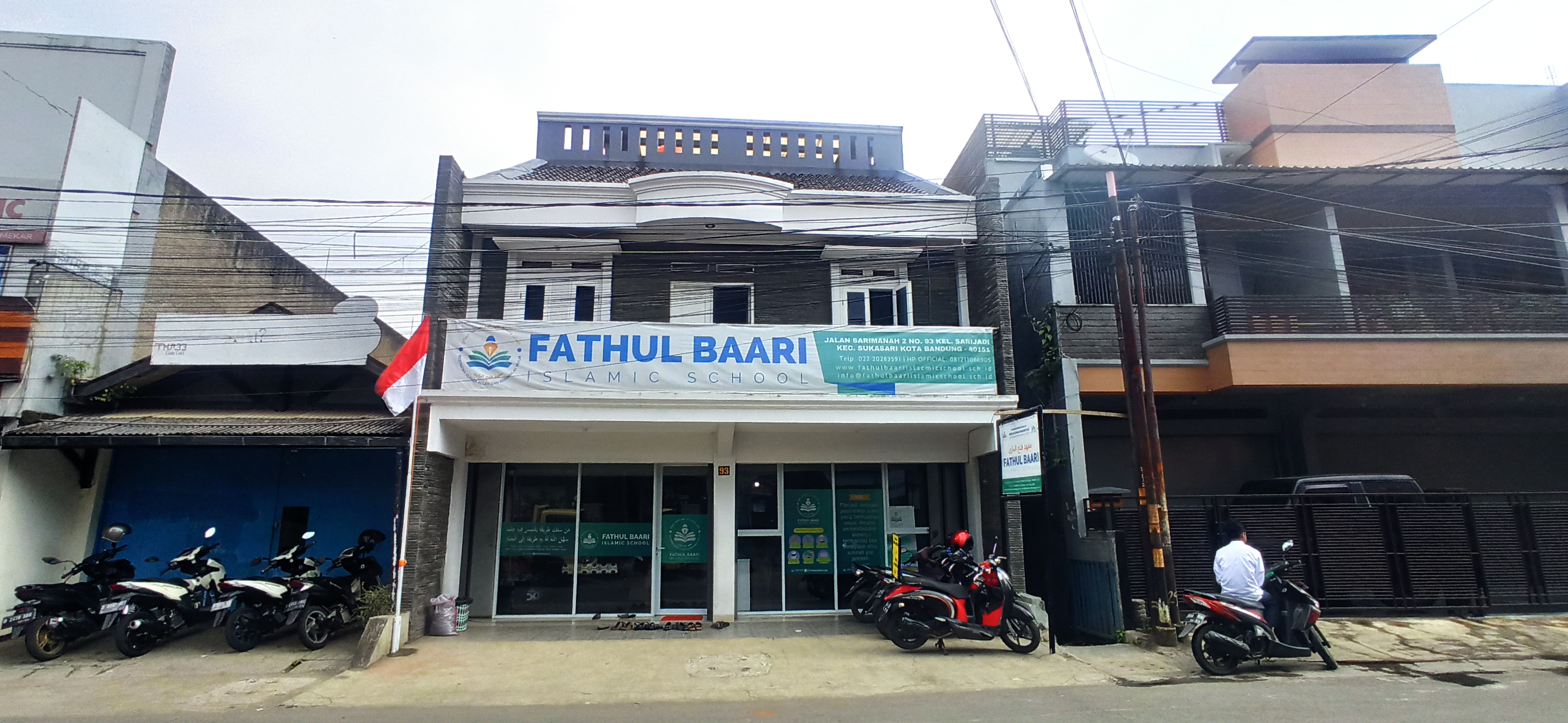 Kampus FABIS Tampak Depan